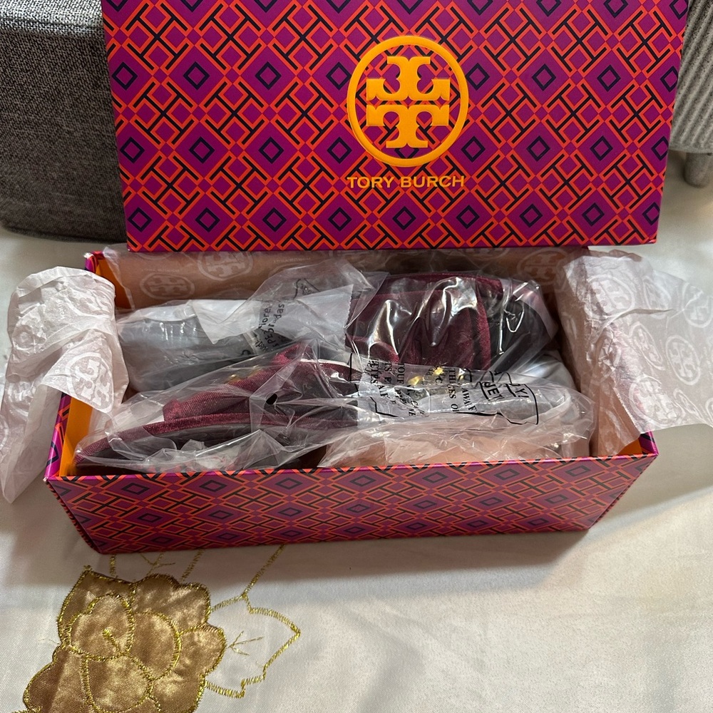 NWT Tory Burch Embellished Logo Velvet Scandals, Be summer ready with this. - Picture 13 of 15